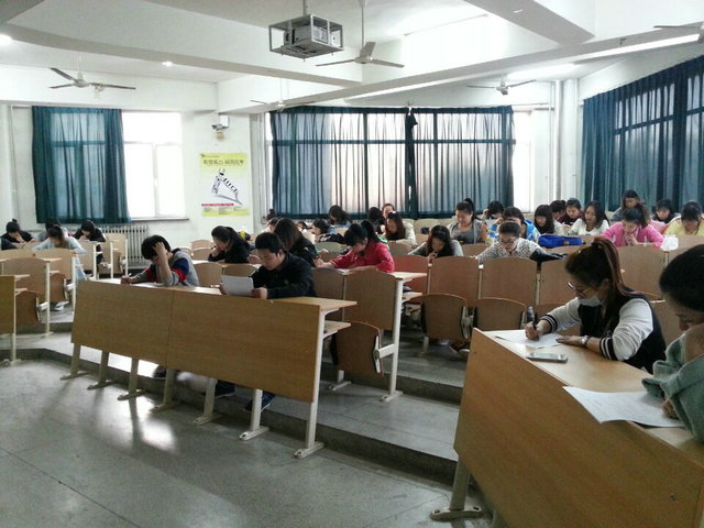 历史文化学院2011级2班模拟招考笔试.jpg